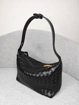 Handwoven Shoulder Bag in Black – Tehuli