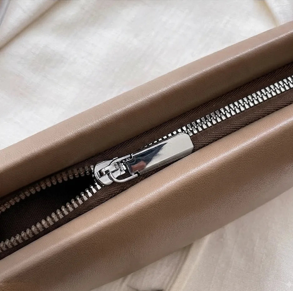 Baguette Bag view 2