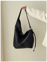 Oversized Hobo Bag in Black – Tehuli