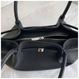 Pleated Tote Bag in Black – Tehuli