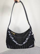 Handwoven Shoulder Bag in Black – Tehuli